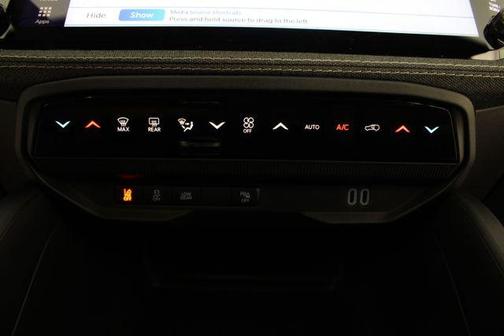 Red Hot Pearlcoat 2026 Jeep Cherokee Laredo 4x4
