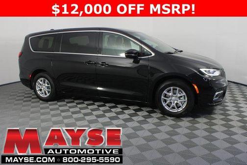 Diamond Black Crystal Pearlcoat 2026 Chrysler Pacifica L