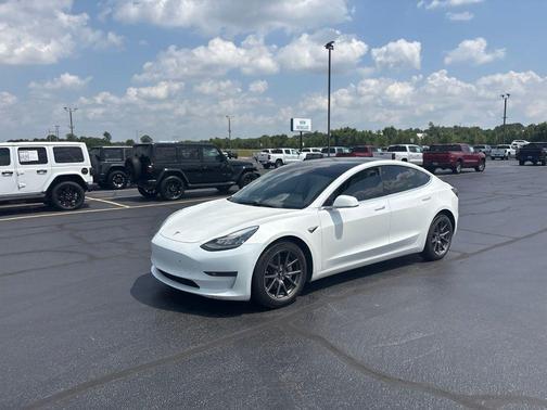 Pearl White Multi-Coat 2019 Tesla Model 3 Standard Range