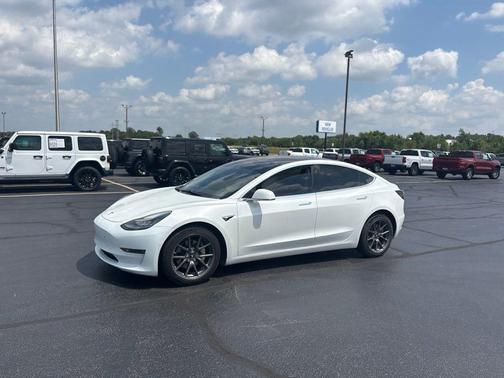 Pearl White Multi-Coat 2019 Tesla Model 3 Standard Range