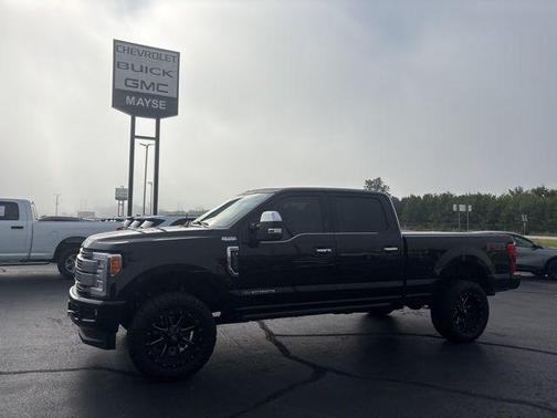 Shadow Black 2017 Ford F-250 Platinum