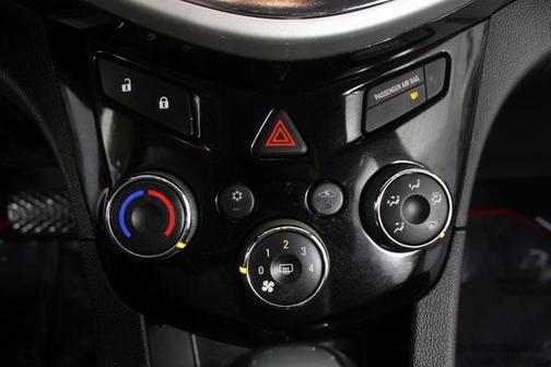 2020 Chevrolet Sonic FWD Hatchback LT 5-Door