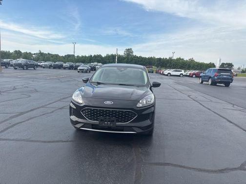 Agate Black Metallic 2020 Ford Escape SE