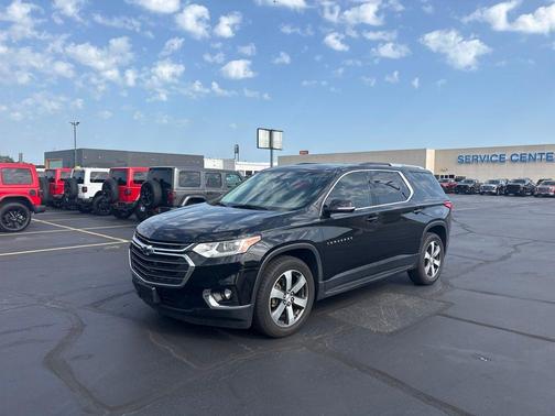 Mosaic Black Metallic 2018 Chevrolet Traverse LT Leather
