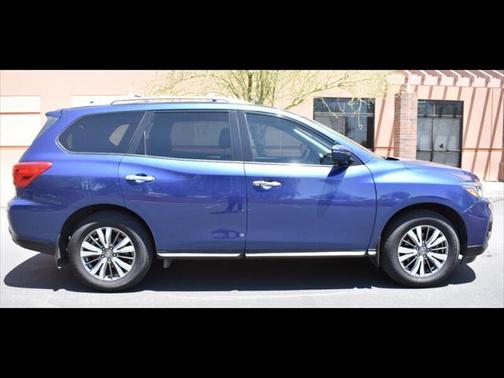 2019 Nissan Pathfinder S