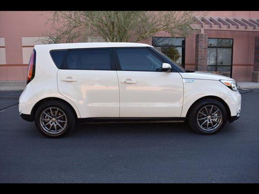 2017 Kia Soul EV +