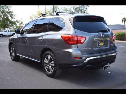 2018 Nissan Pathfinder SV