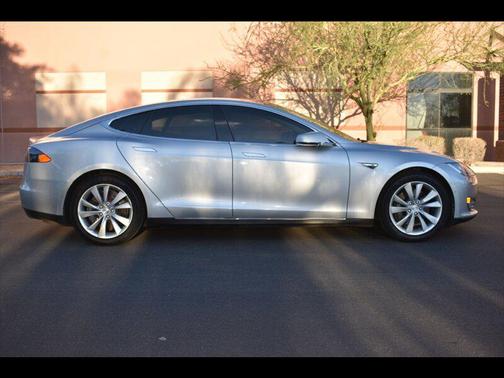 2014 Tesla Model S 85