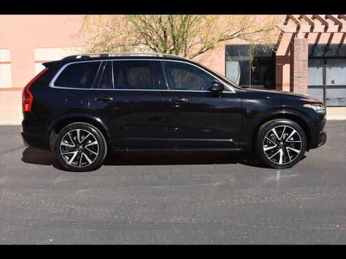 Onyx Black Metallic 2019 Volvo XC90 T6 Momentum