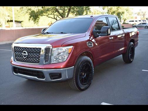 2017 Nissan Titan SV
