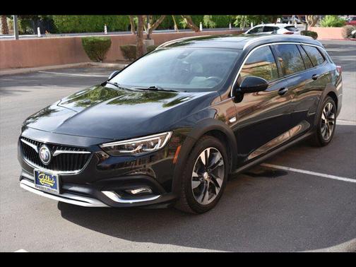2018 Buick Regal TourX Essence
