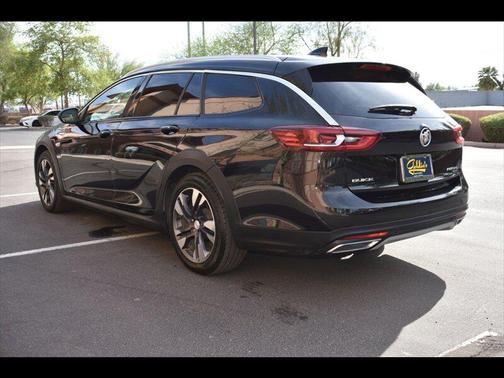 2018 Buick Regal TourX Essence