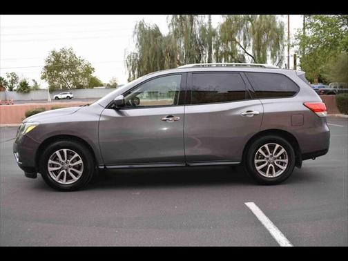 2016 Nissan Pathfinder SV