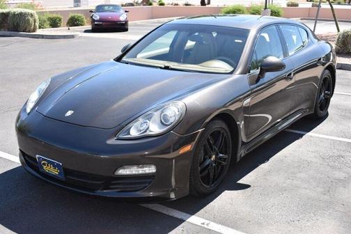 Photo 4 of 21 of 2011 Porsche Panamera 2