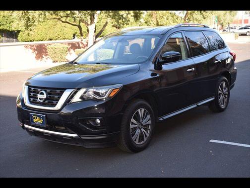2019 Nissan Pathfinder SV