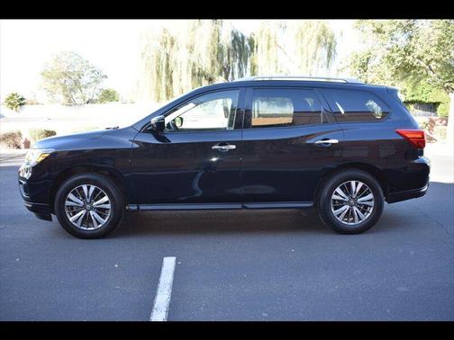 2019 Nissan Pathfinder SV