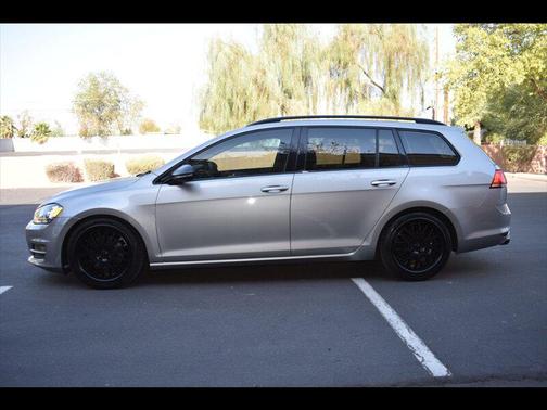 2016 Volkswagen Golf SportWagen TSI SE 4-Door
