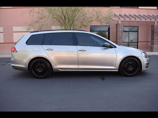 2016 Volkswagen Golf SportWagen TSI SE 4-Door