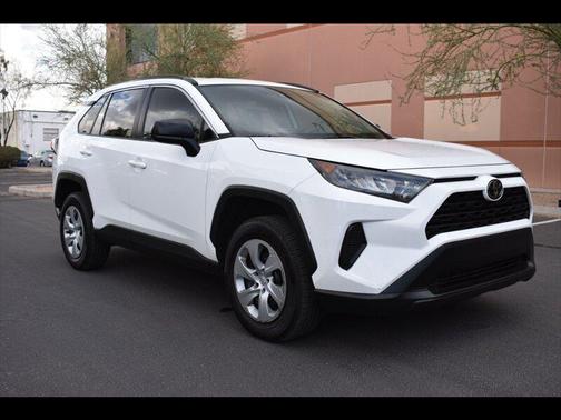 2020 Toyota RAV4 LE