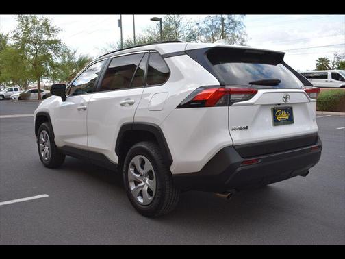 2020 Toyota RAV4 LE