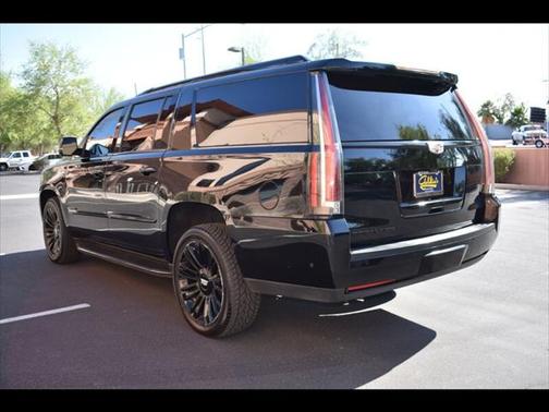 2017 Cadillac Escalade ESV Luxury