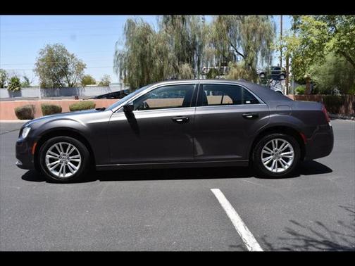 2020 Chrysler 300 Touring