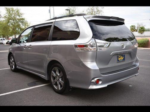 2018 Toyota Sienna SE