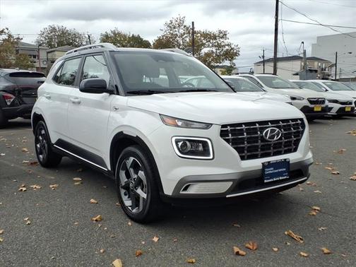 2023 Hyundai VENUE Limited