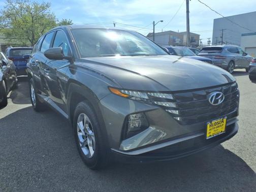 2022 Hyundai TUCSON SE