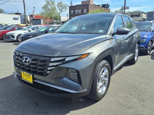 2022 Hyundai TUCSON SE