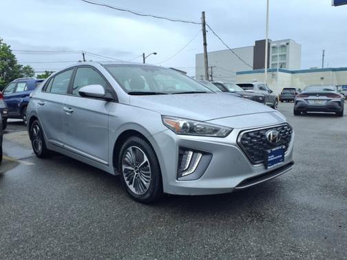 2021 Hyundai IONIQ Plug-In Hybrid SE