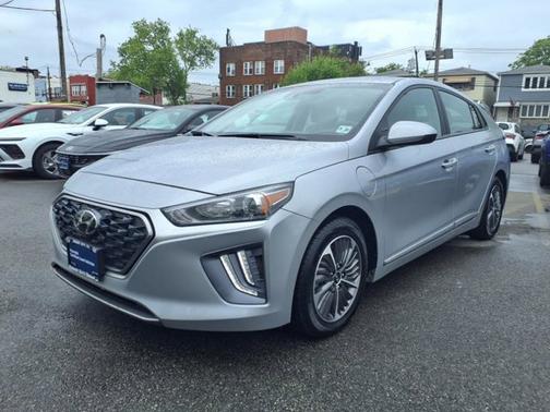 2021 Hyundai IONIQ Plug-In Hybrid SE