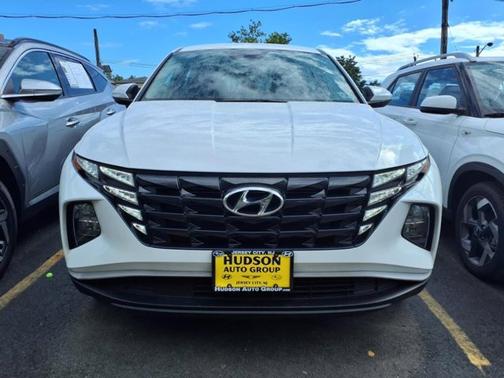 2022 Hyundai TUCSON SE