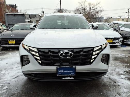 2022 Hyundai TUCSON SE