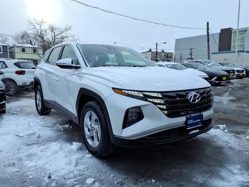 2022 Hyundai TUCSON SE