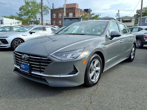 Gray 2023 Hyundai SONATA SE
