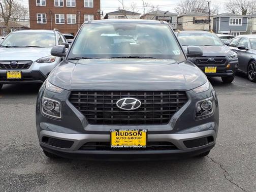 2024 Hyundai VENUE SE