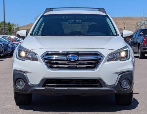 White 2019 Subaru Outback 2.5i Premium