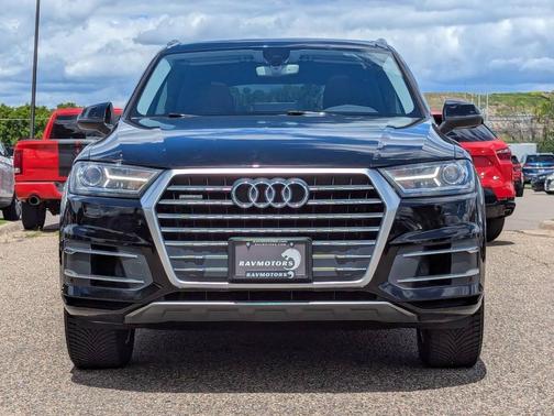 Black 2017 Audi Q7 3.0T Premium