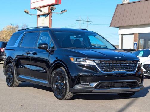 2024 Kia Carnival SX
