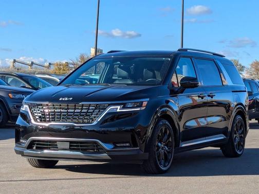 2024 Kia Carnival SX