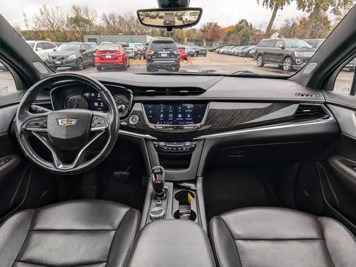 White 2020 Cadillac XT6 Premium Luxury 4x4 4dr SUV