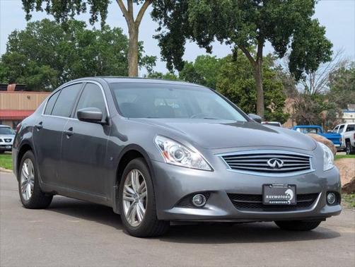 2015 INFINITI Q40 Base
