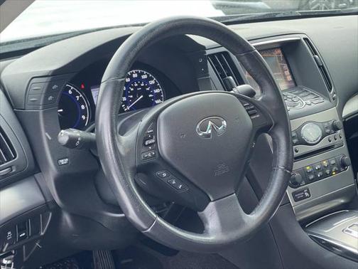2015 INFINITI Q40 Base