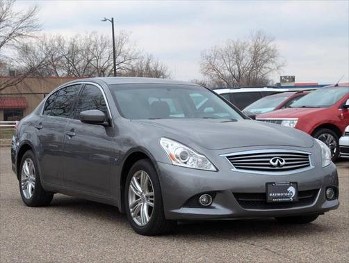 2015 INFINITI Q40 Base