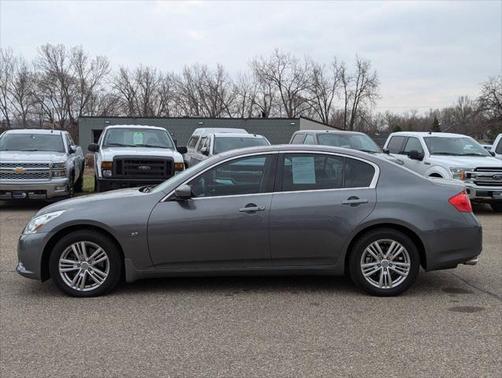 2015 INFINITI Q40 Base