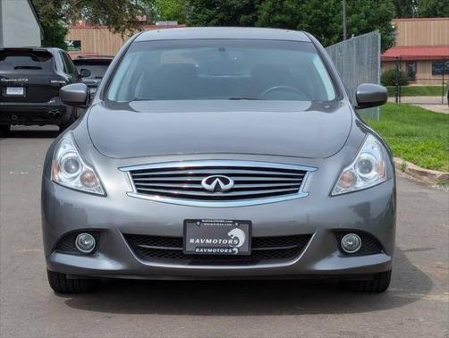 2015 INFINITI Q40 Base