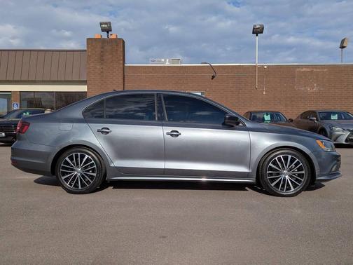 Gray 2016 Volkswagen Jetta 1.8T Sport