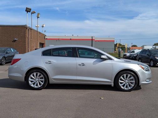2016 Buick LaCrosse Base 4dr Sedan