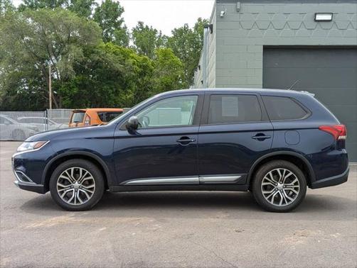 2016 Mitsubishi Outlander ES